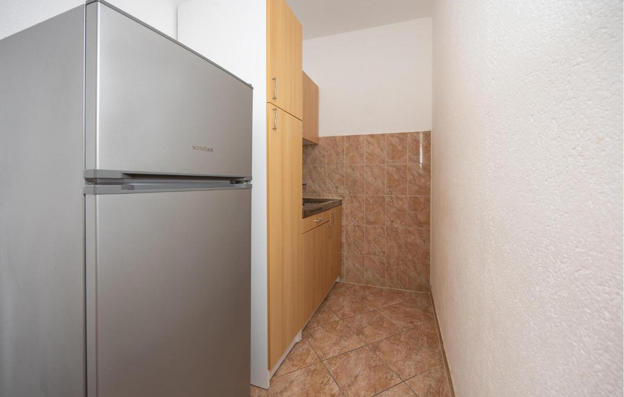 1 Bedroom Awesome Apartment In לוקבה מראה חיצוני תמונה